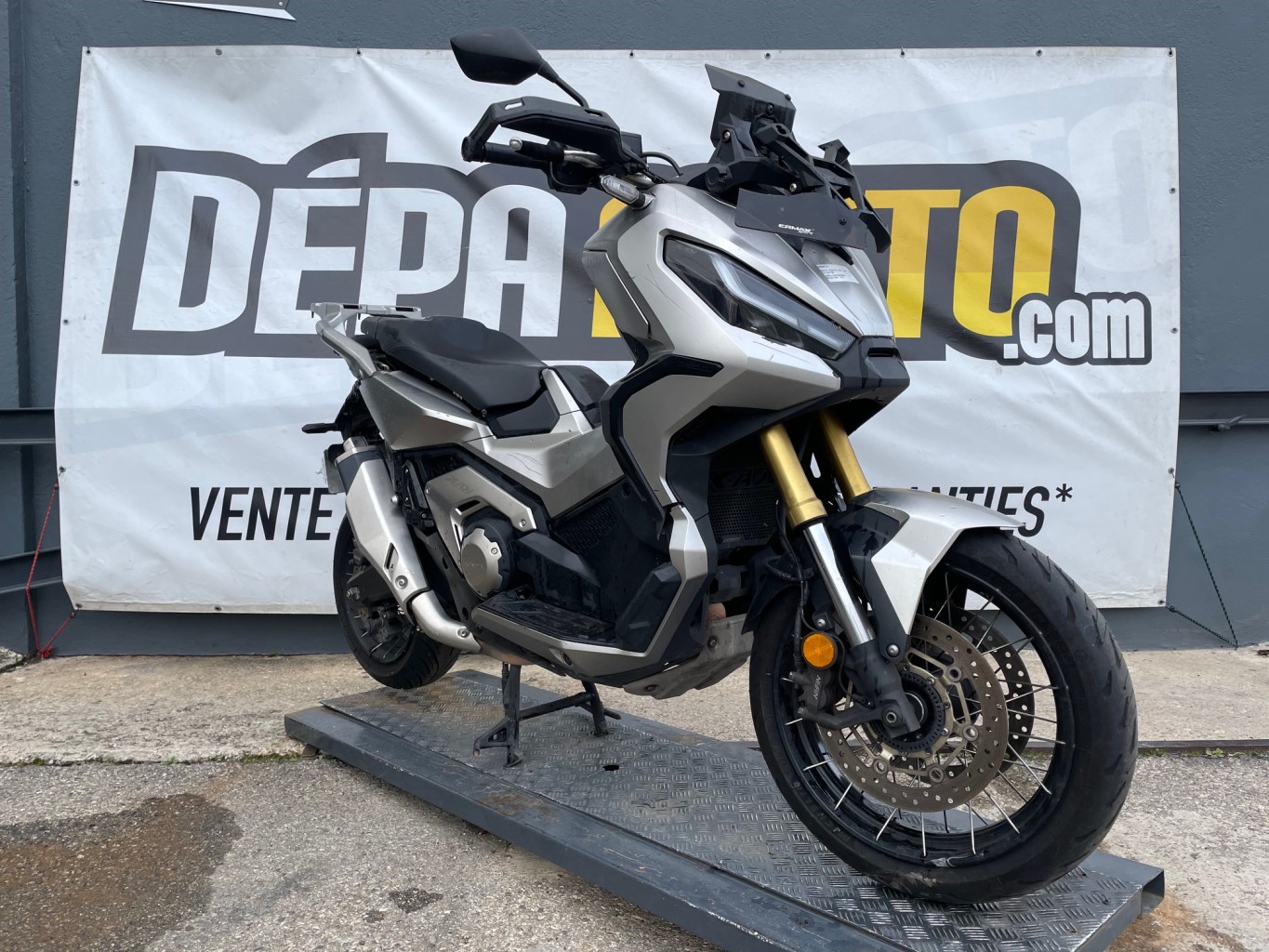 Illustration de HONDA XADV 750