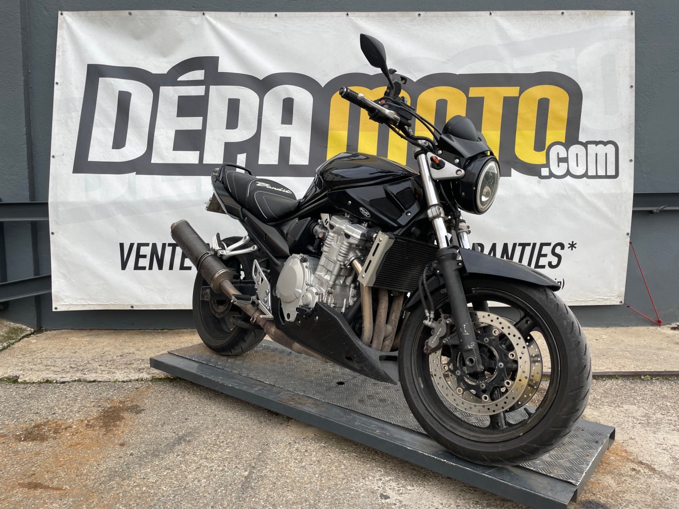 Illustration de SUZUKI BANDIT 650