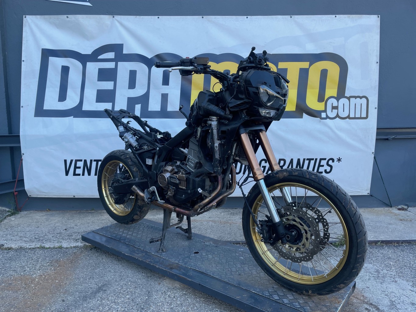 Illustration de HONDA  AFRICATWIN