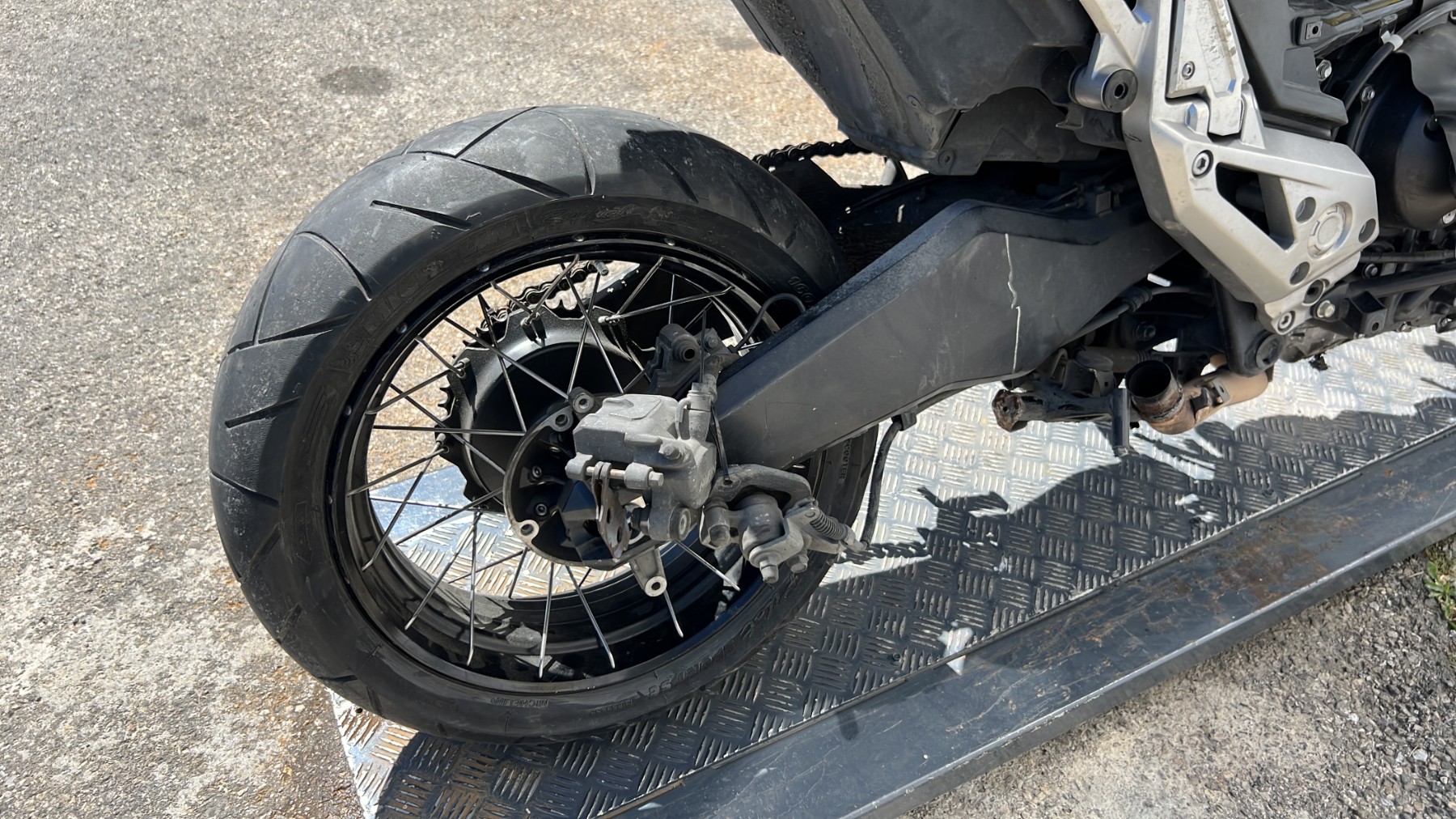 Illustration de HONDA XADV 750