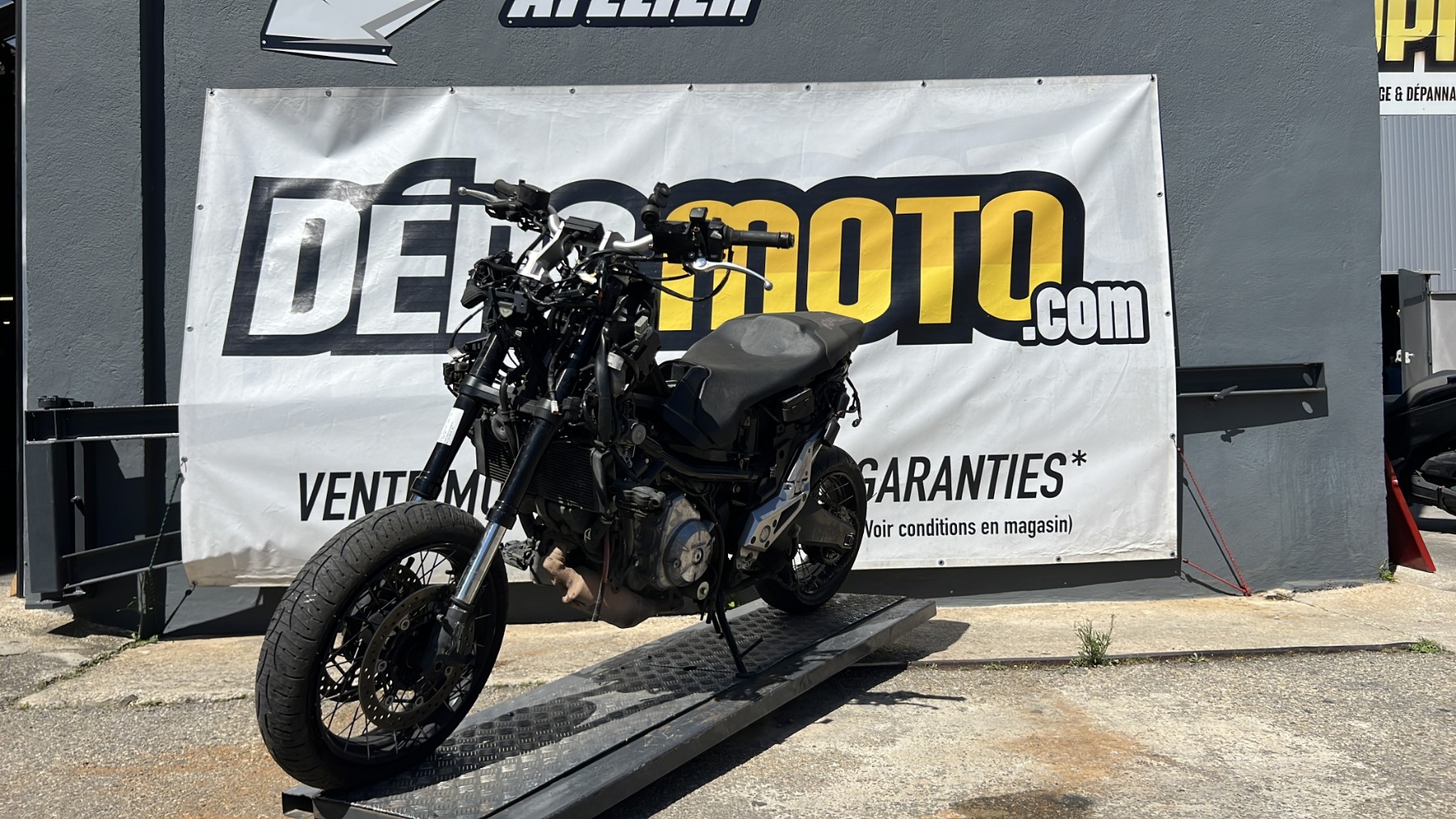 Illustration de HONDA XADV 750