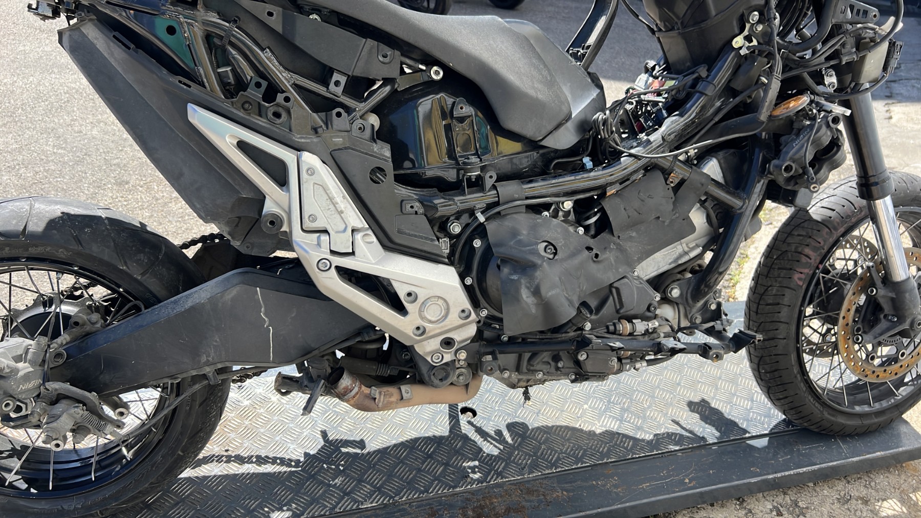 Illustration de HONDA XADV 750
