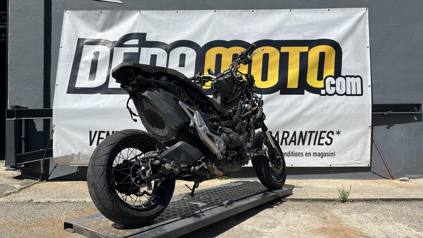 Illustration de HONDA XADV 750