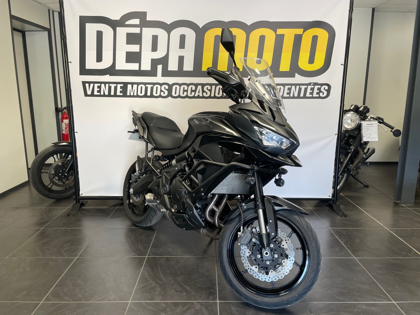 Illustration de KAWASAKI  VERSIS 650
