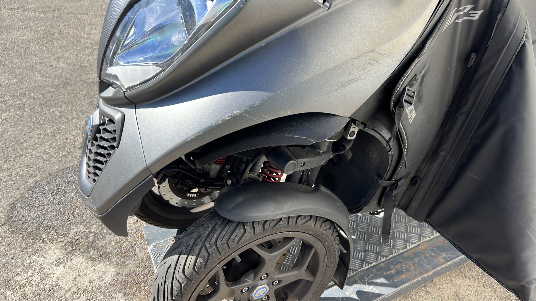 Illustration de PIAGGIO MP3 500 HPE SPORT ADVANCED