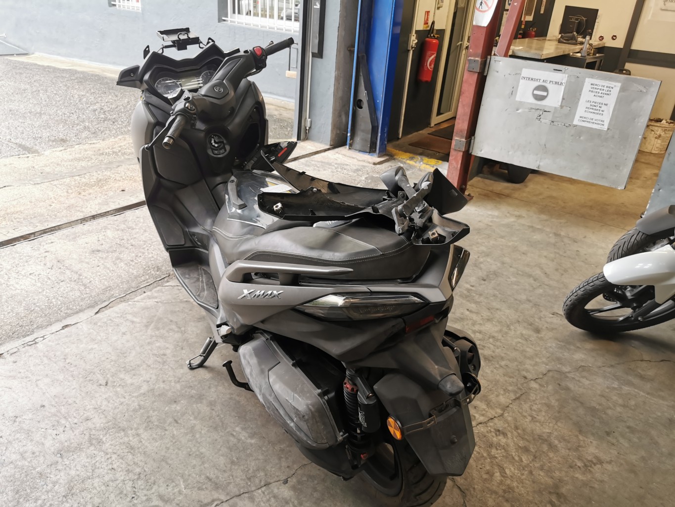 Illustration de YAMAHA XMAX 300