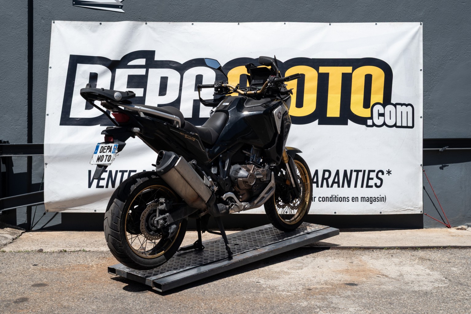 Illustration de HONDAAFRICA TWIN