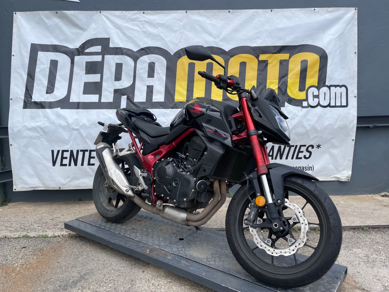 Illustration de HONDA  HORNET 750
