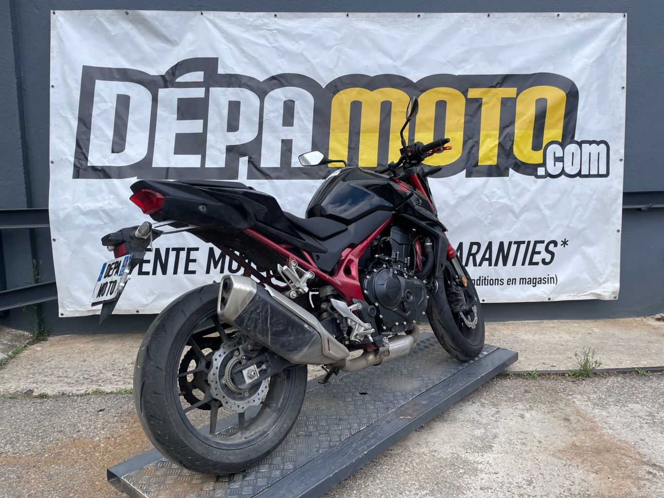 moto accidentée HONDA HORNET 750