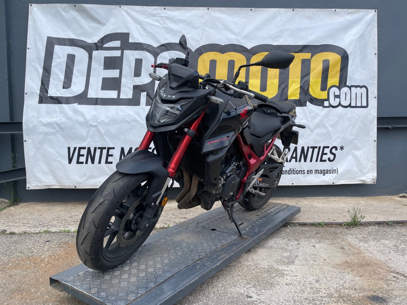 moto accidentée HONDA HORNET 750