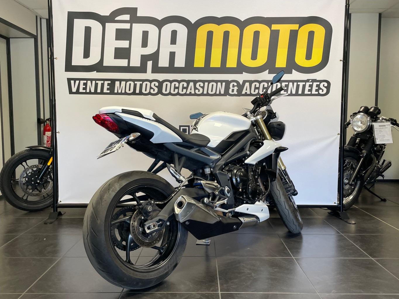 moto d’occasion TRIUMPH675 STREET TRIPLE