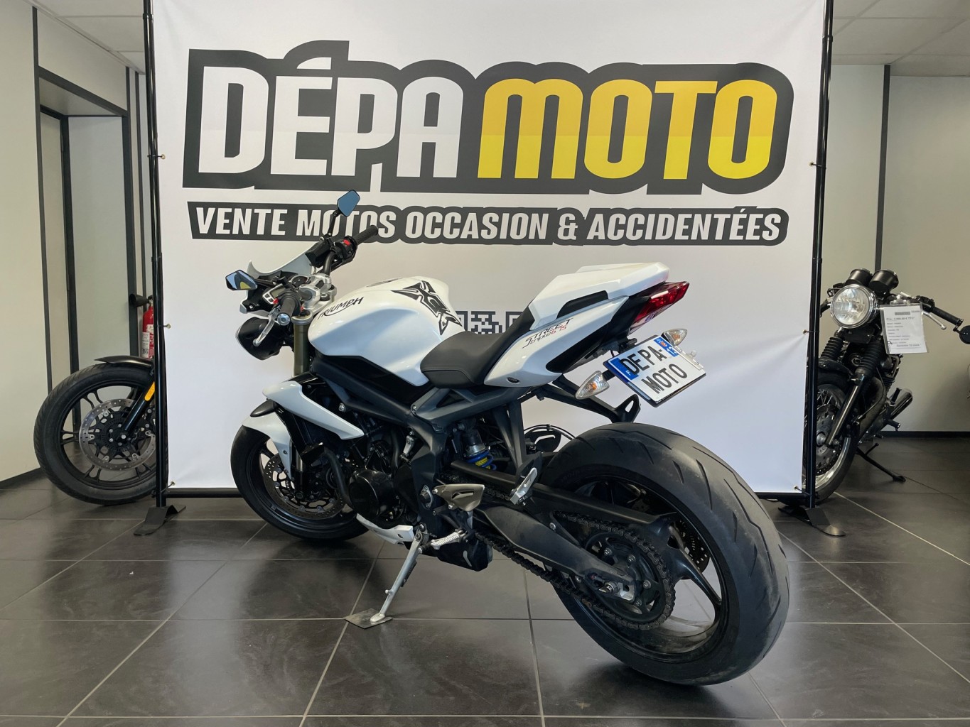 moto d’occasion TRIUMPH675 STREET TRIPLE