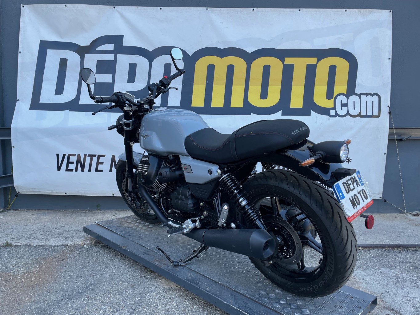 moto accidentée GUZZI V7 SPORT