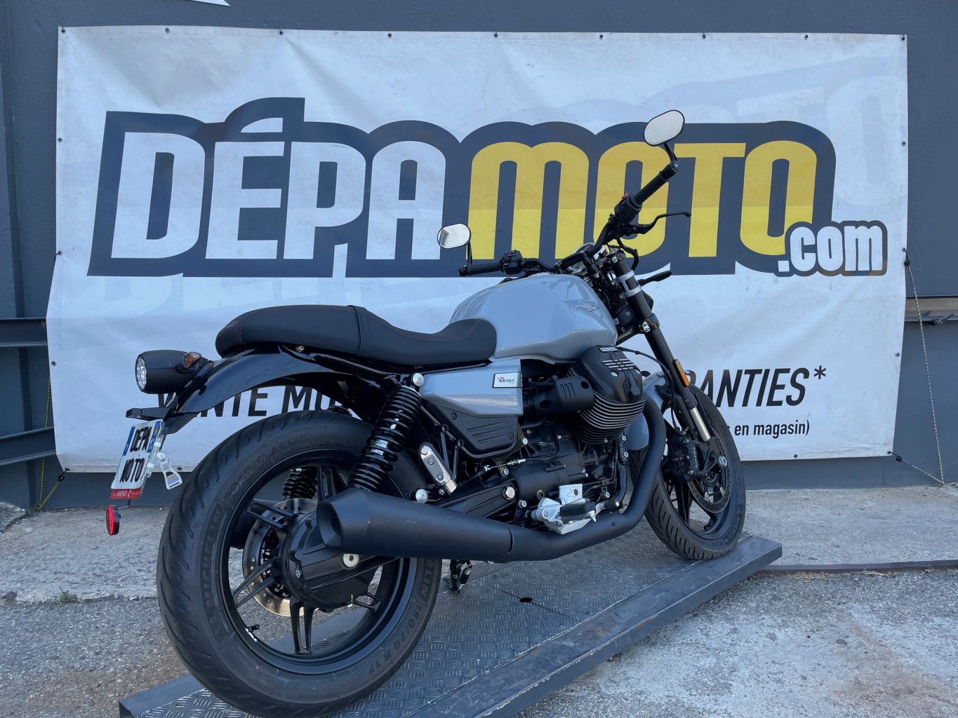 moto accidentée GUZZI V7 SPORT