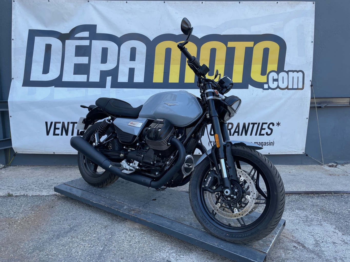 moto accidentée GUZZI  V7 SPORT