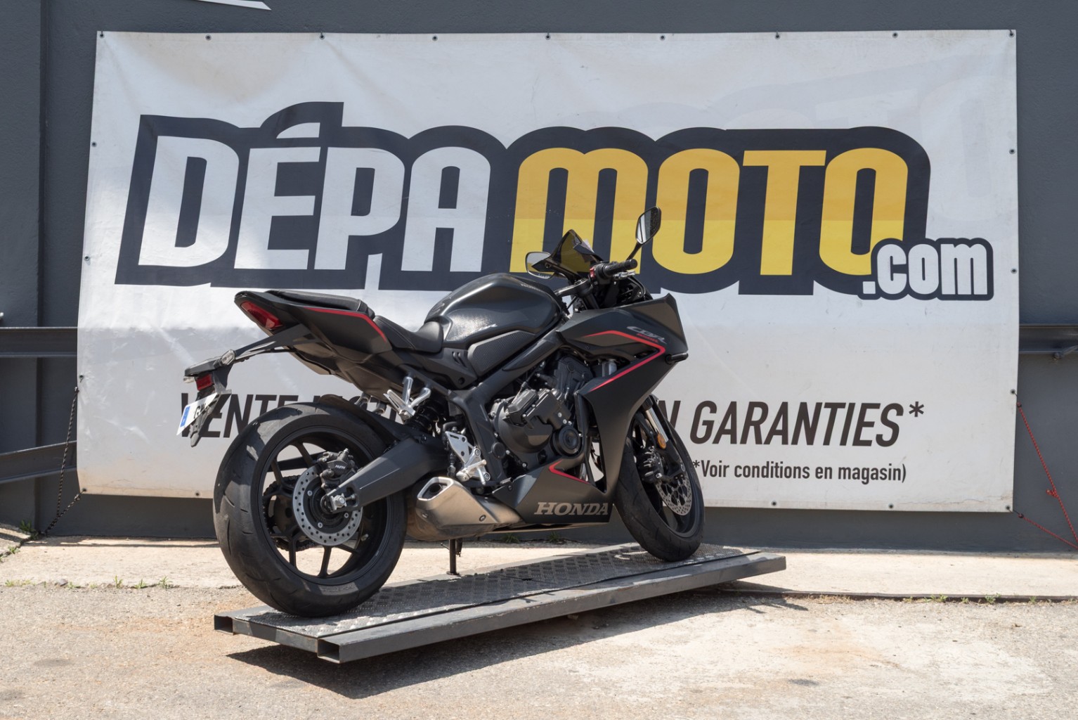 moto accidentée HONDA CBR 650 RA