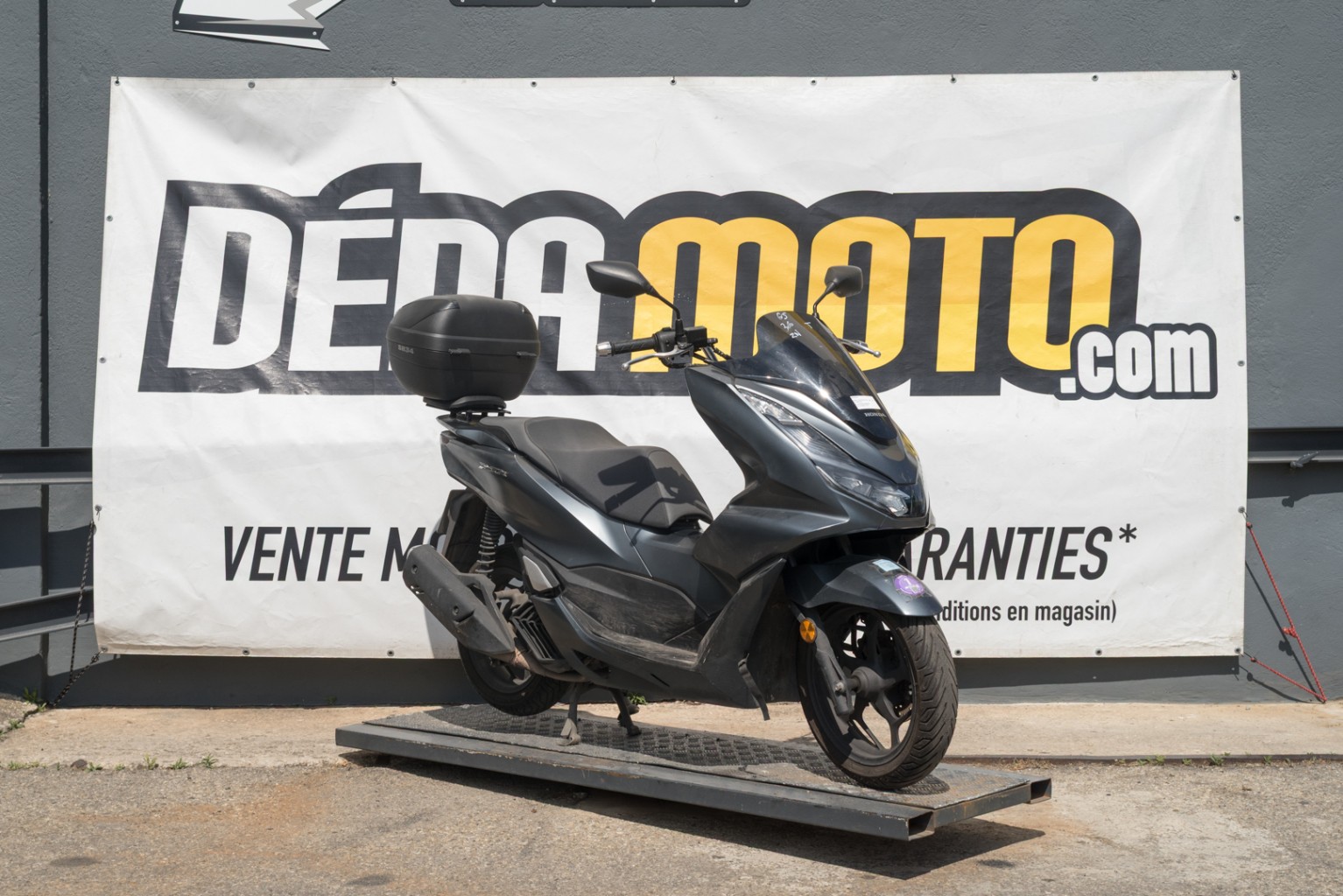 moto accidentée HONDA PCX 125