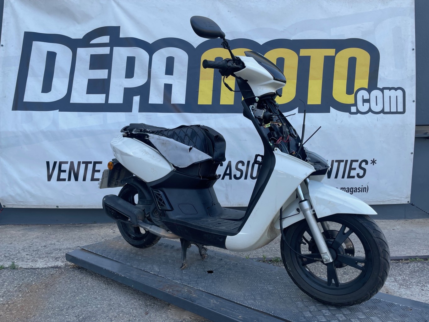 moto accidentée PEUGEOT KISBEE