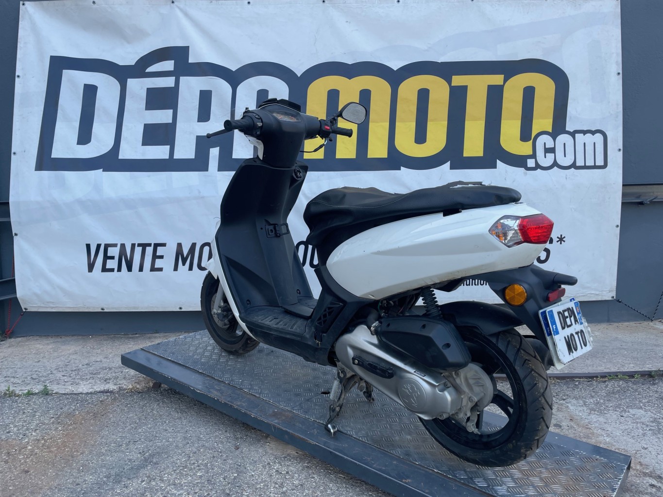 moto accidentée PEUGEOTKISBEE
