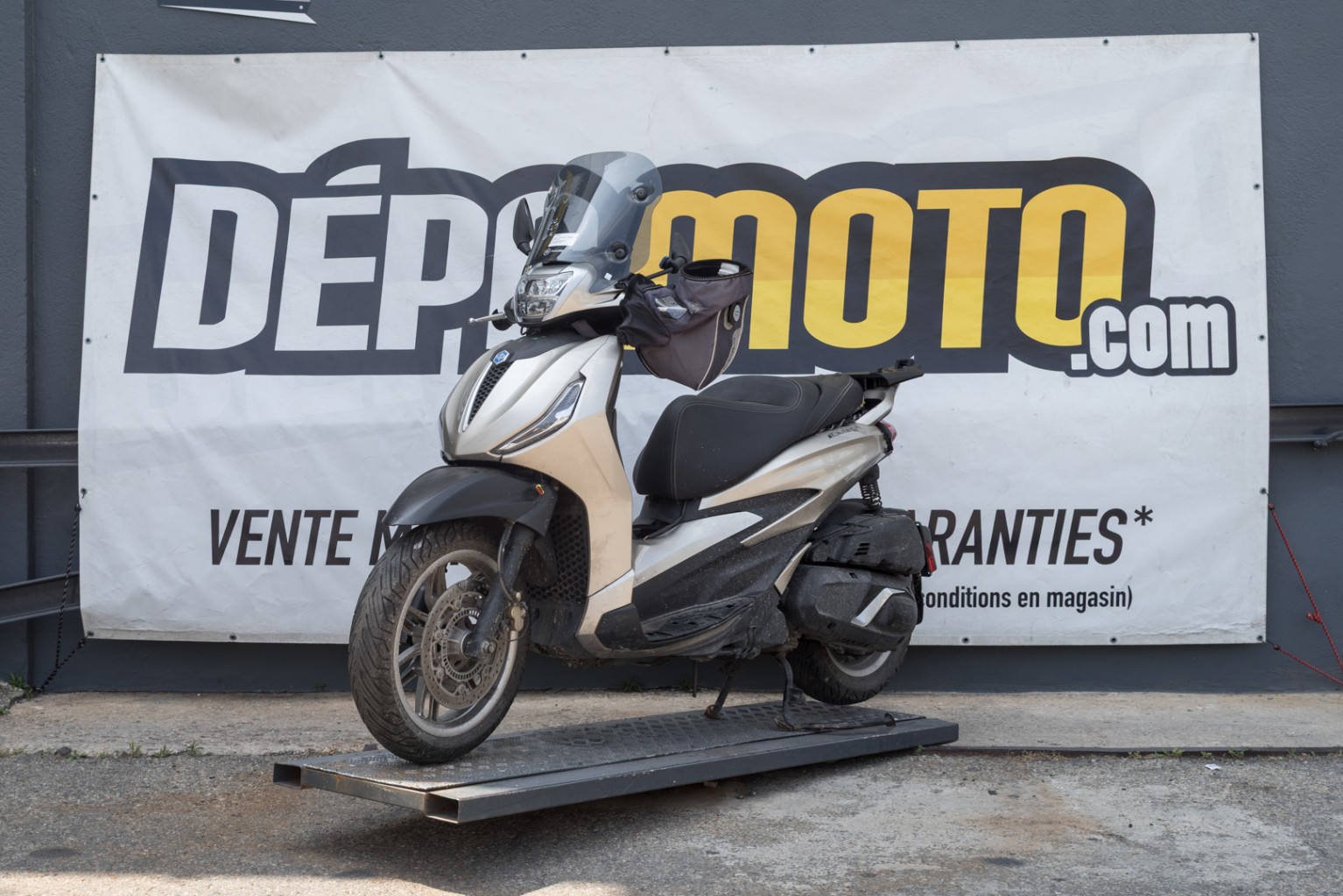 moto accidentée PIAGGIO BEVERLY 400