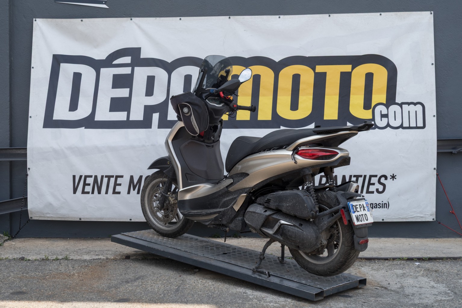 moto accidentée PIAGGIO BEVERLY 400