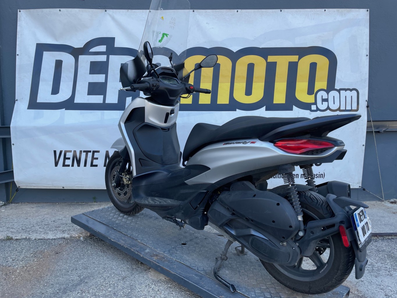 moto accidentée PIAGGIO BEVERLY 300 S