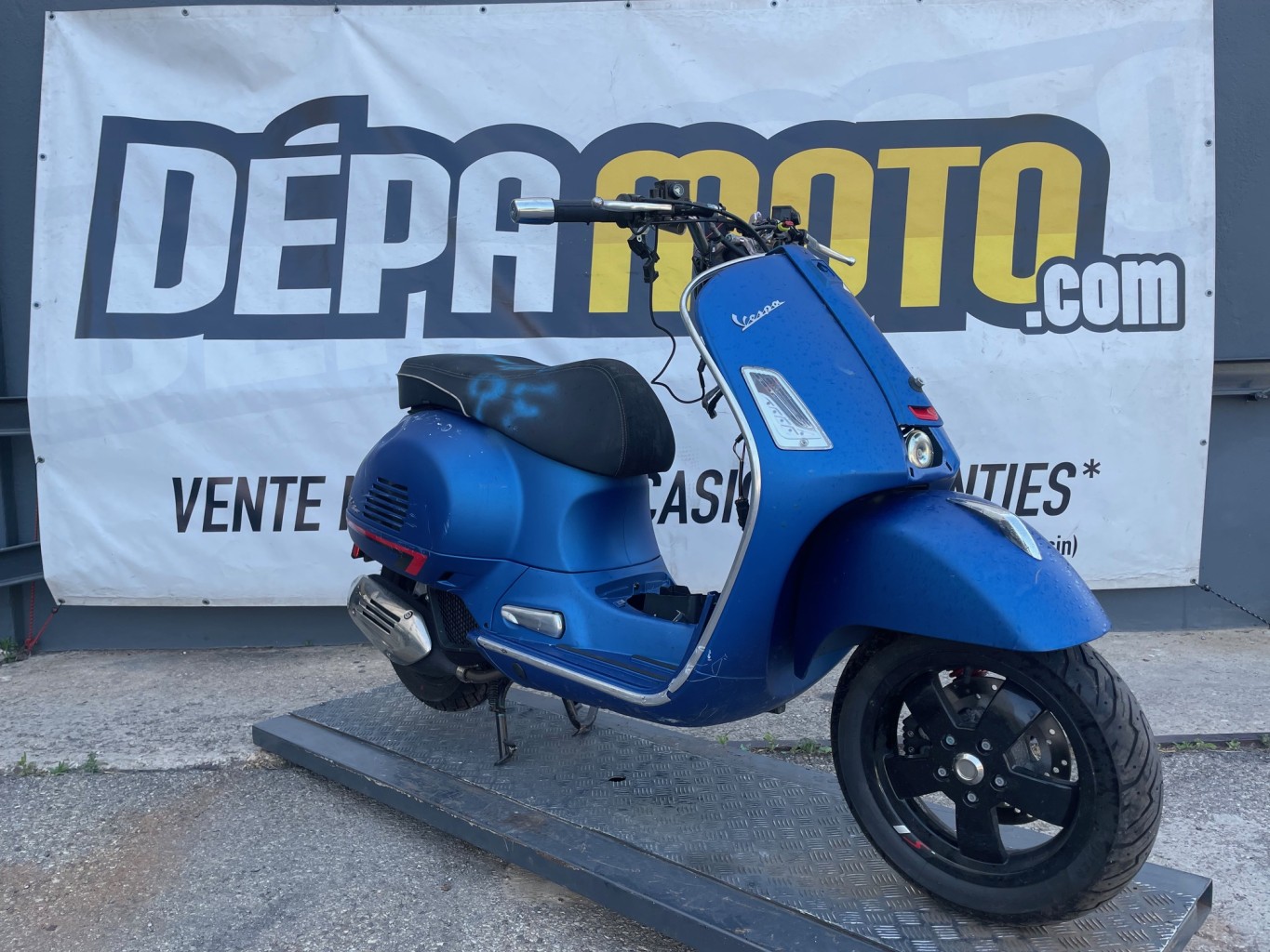 moto accidentée PIAGGIO  GTS 125