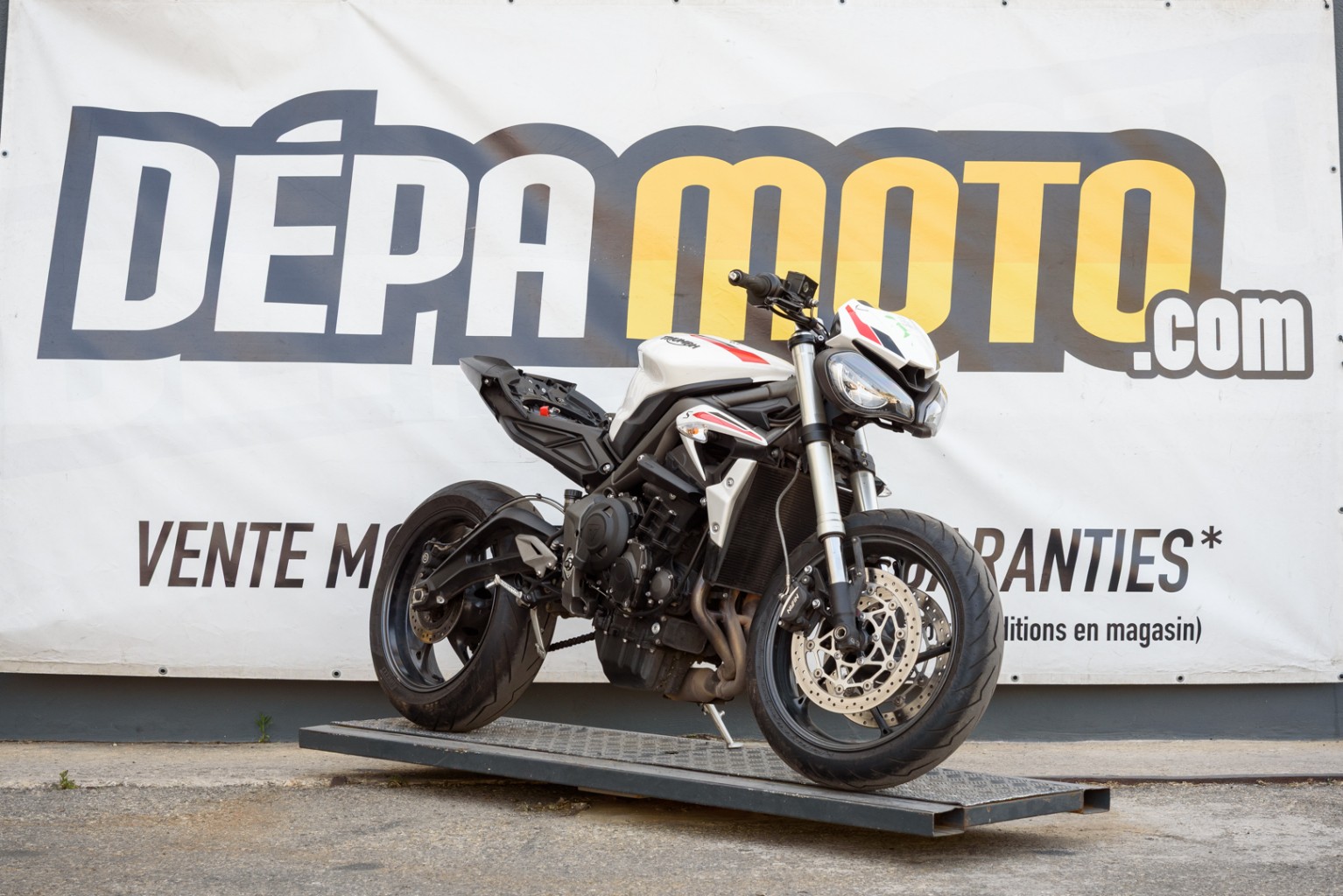 moto accidentée TRIUMPH  STREET TRIPLE S