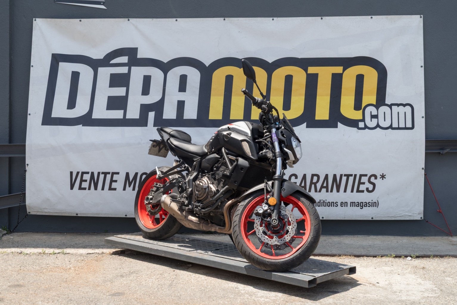 moto accidentée YAMAHA  MT 07