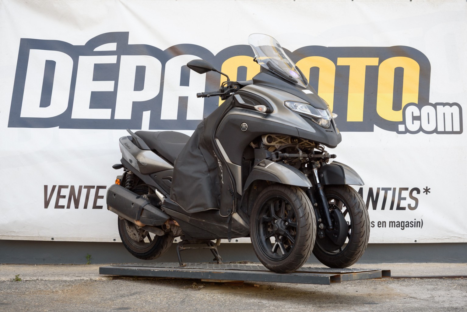 moto accidentée YAMAHA  TRICITY 300