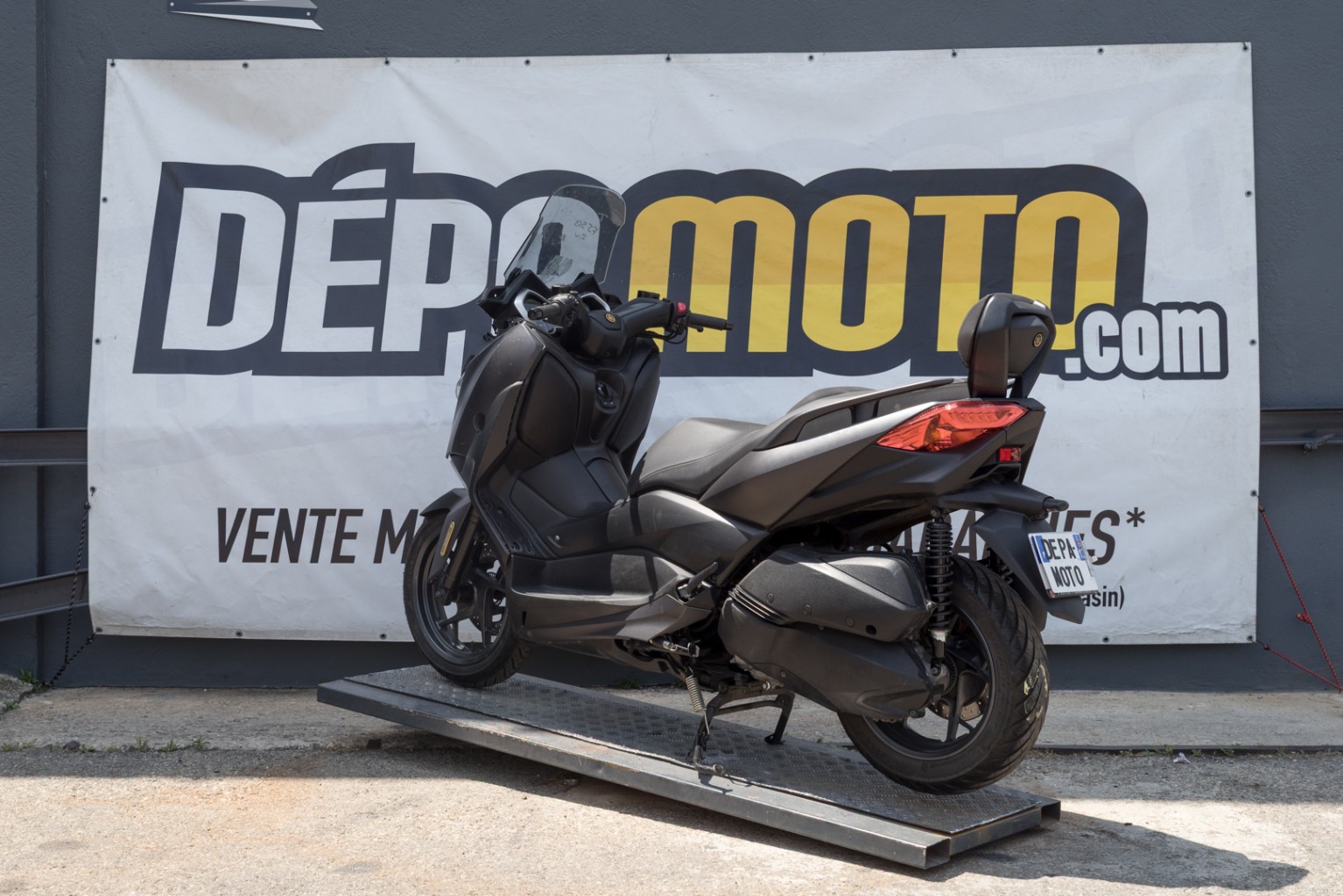 moto accidentée YAMAHAXMAX