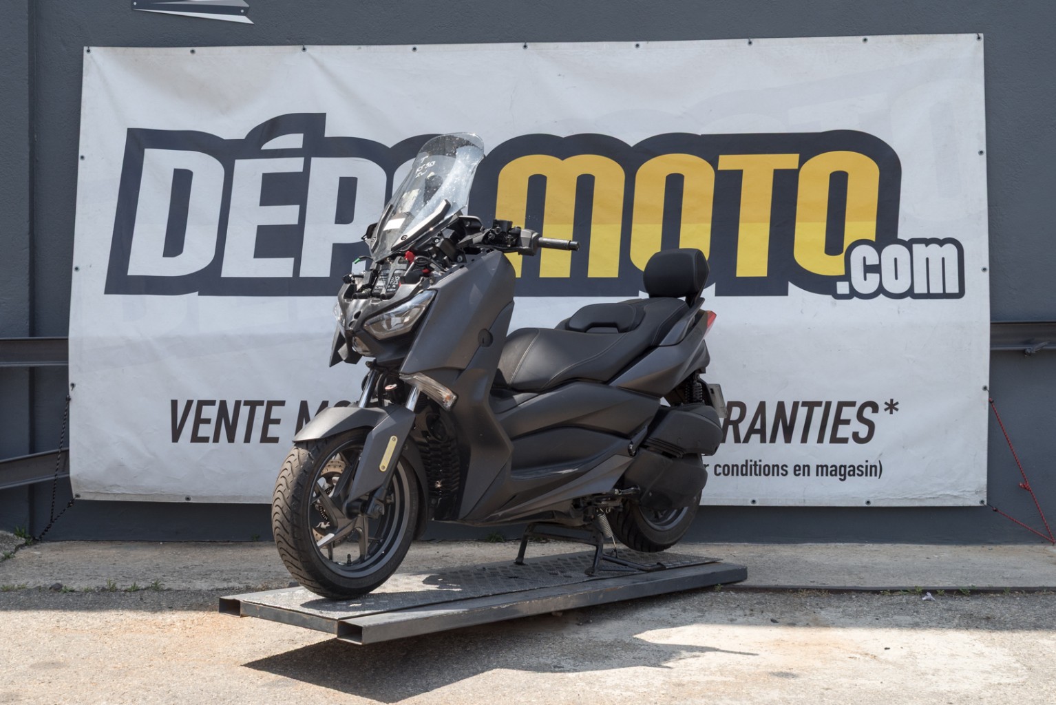 moto accidentée YAMAHAXMAX