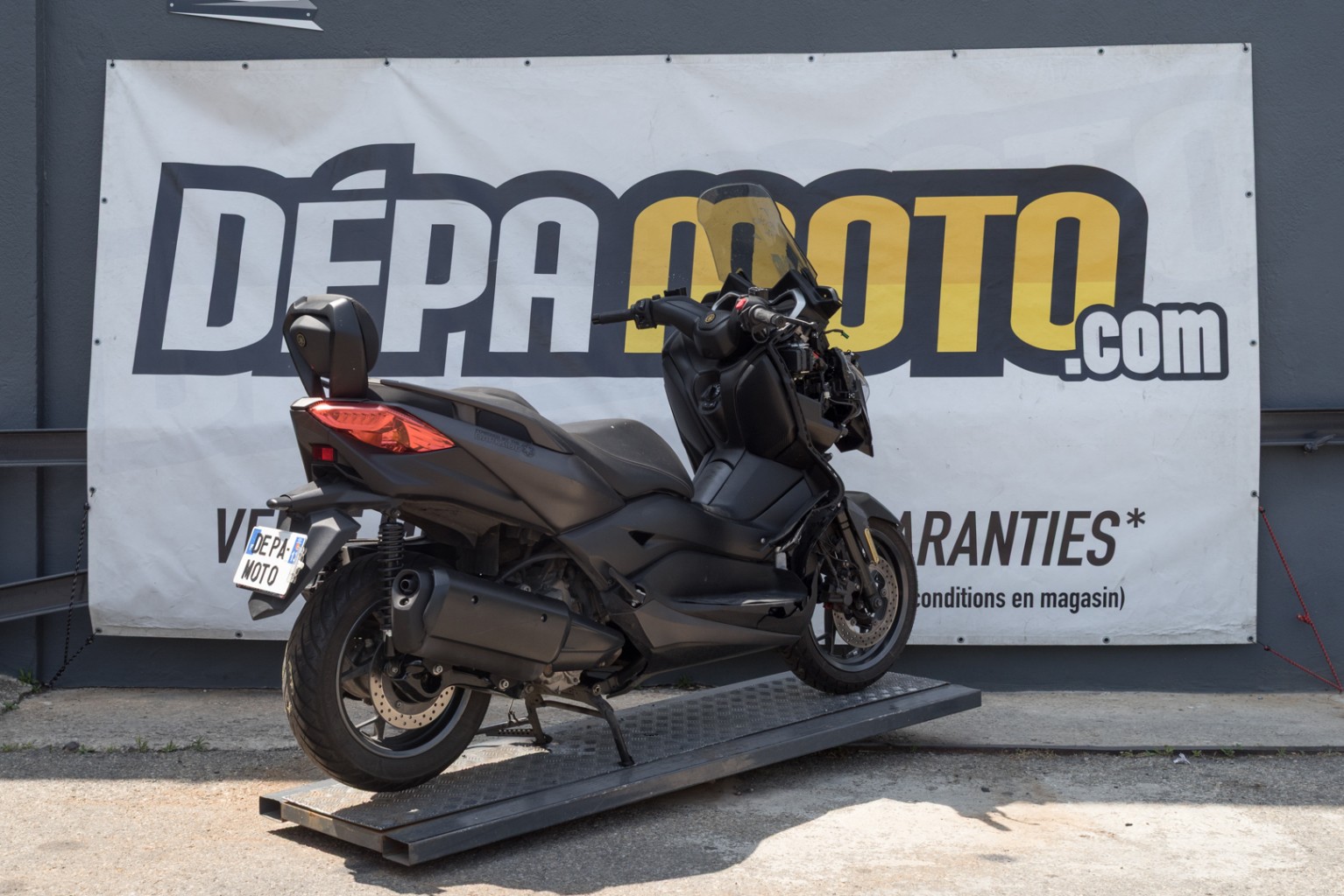 moto accidentée YAMAHAXMAX
