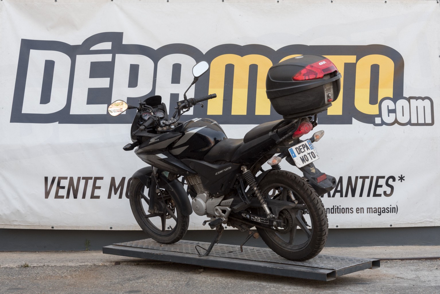 moto accidentée HONDA CBF 125
