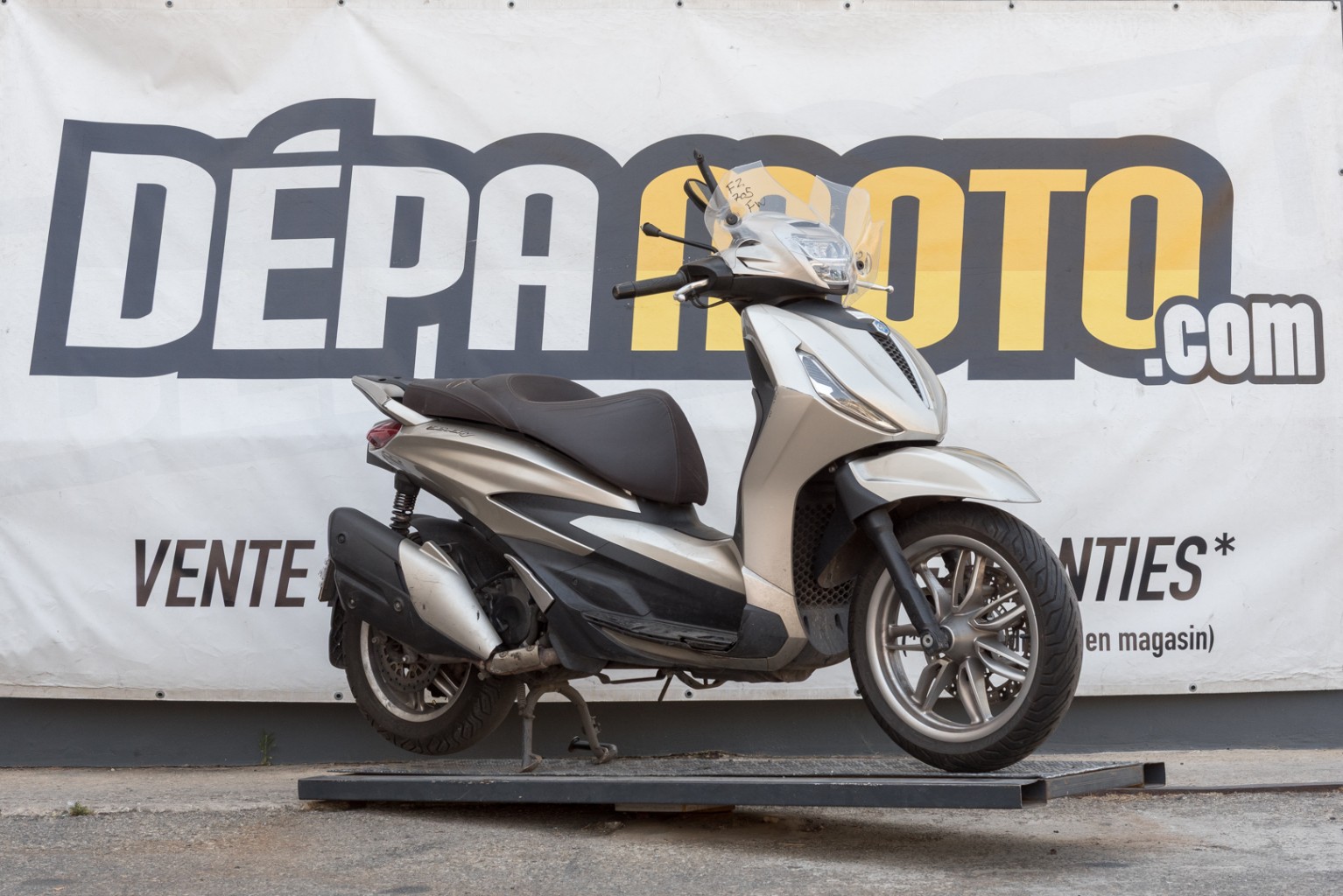 moto accidentée PIAGGIO  BEVERLY 400 HPE
