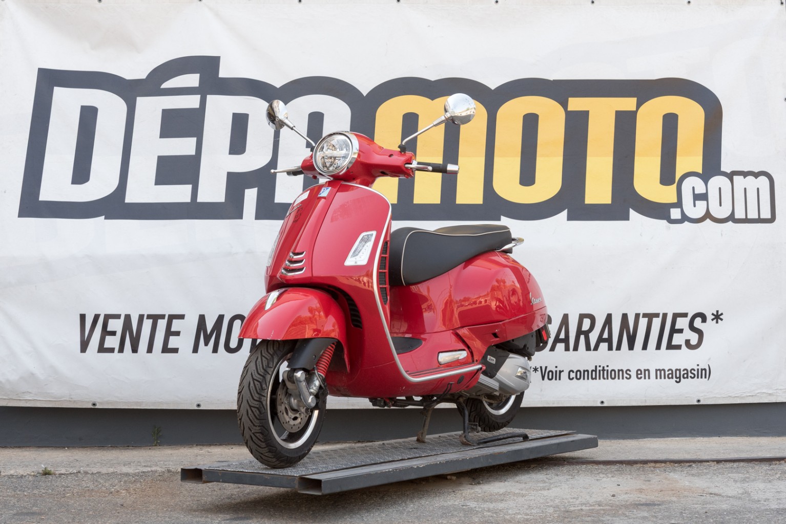 moto accidentée PIAGGIO  GTS 125