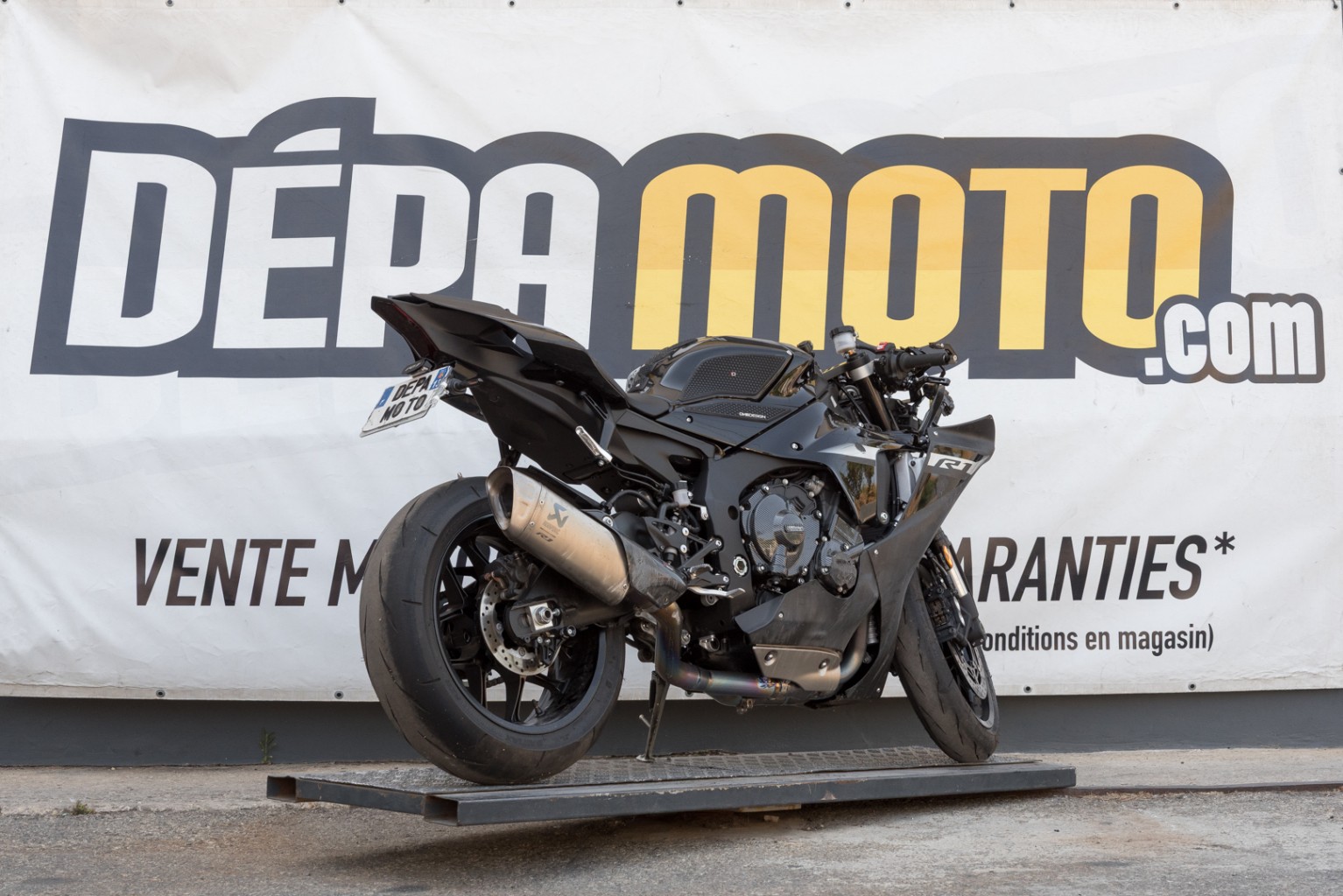 moto accidentée YAMAHAR1