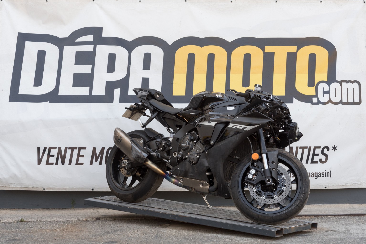 moto accidentée YAMAHA R1