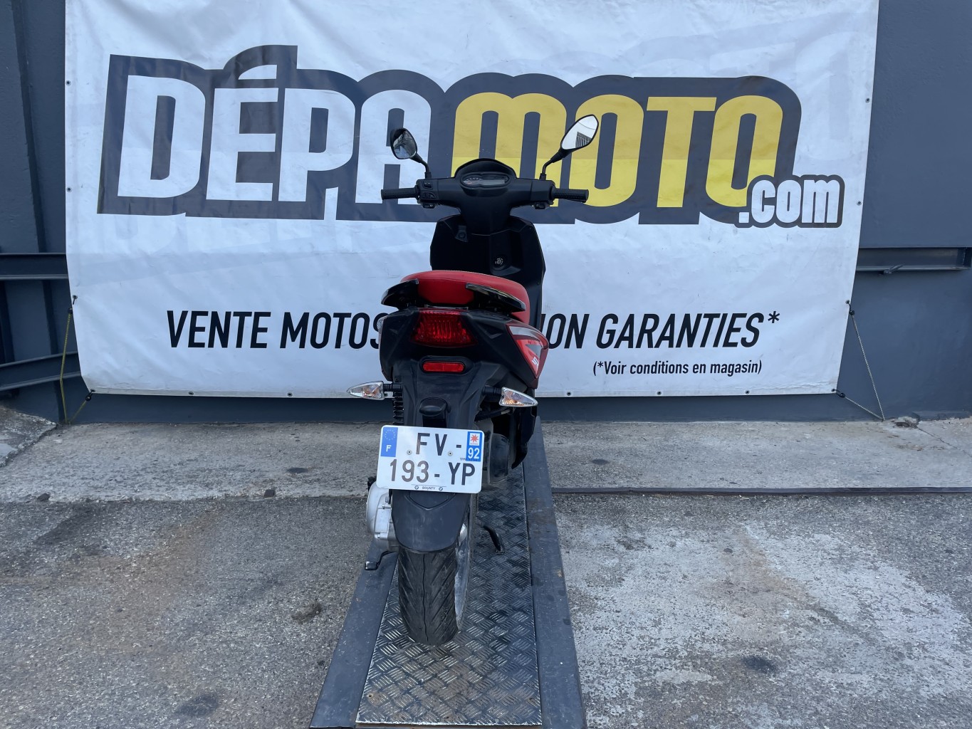 moto accidentée APRILIA  SR 50