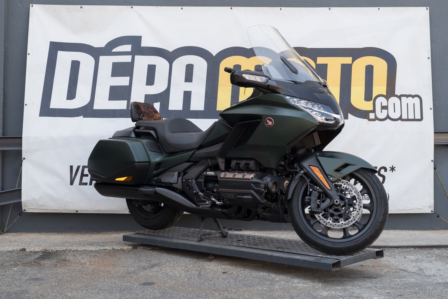 moto accidentée HONDA  GOLDWING 1800