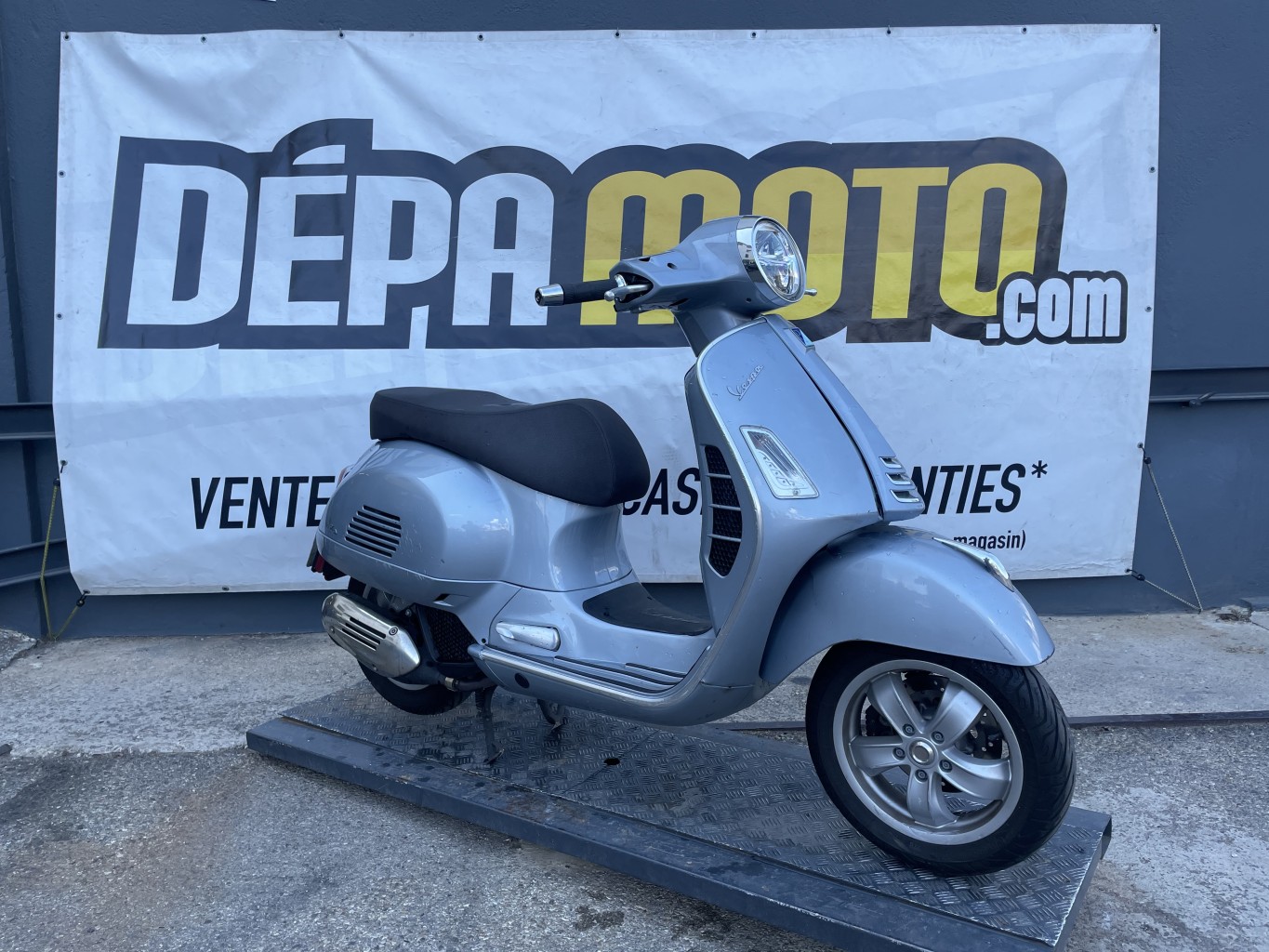 moto accidentée PIAGGIO  GTS 125