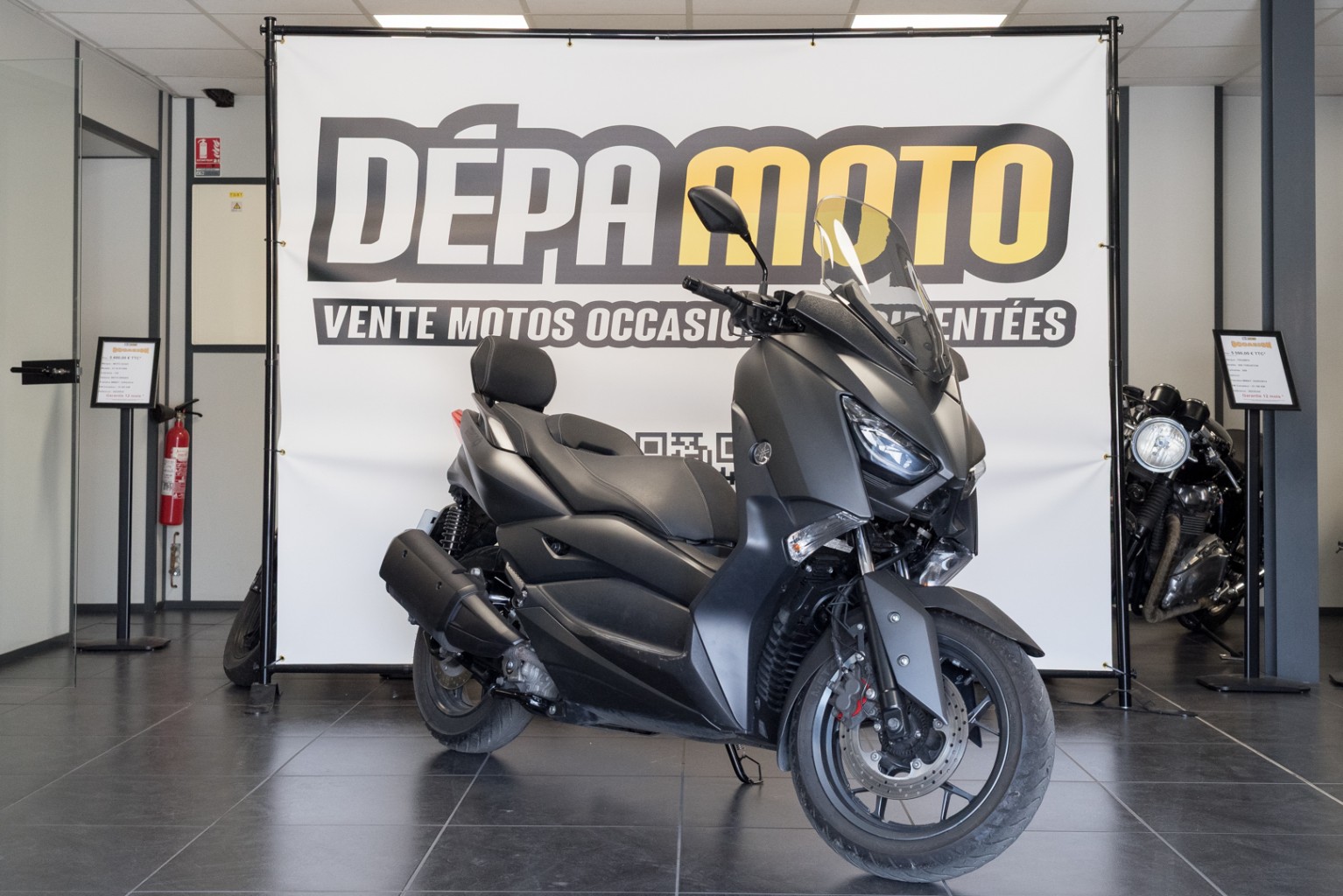 moto accidentée YAMAHAXMAX