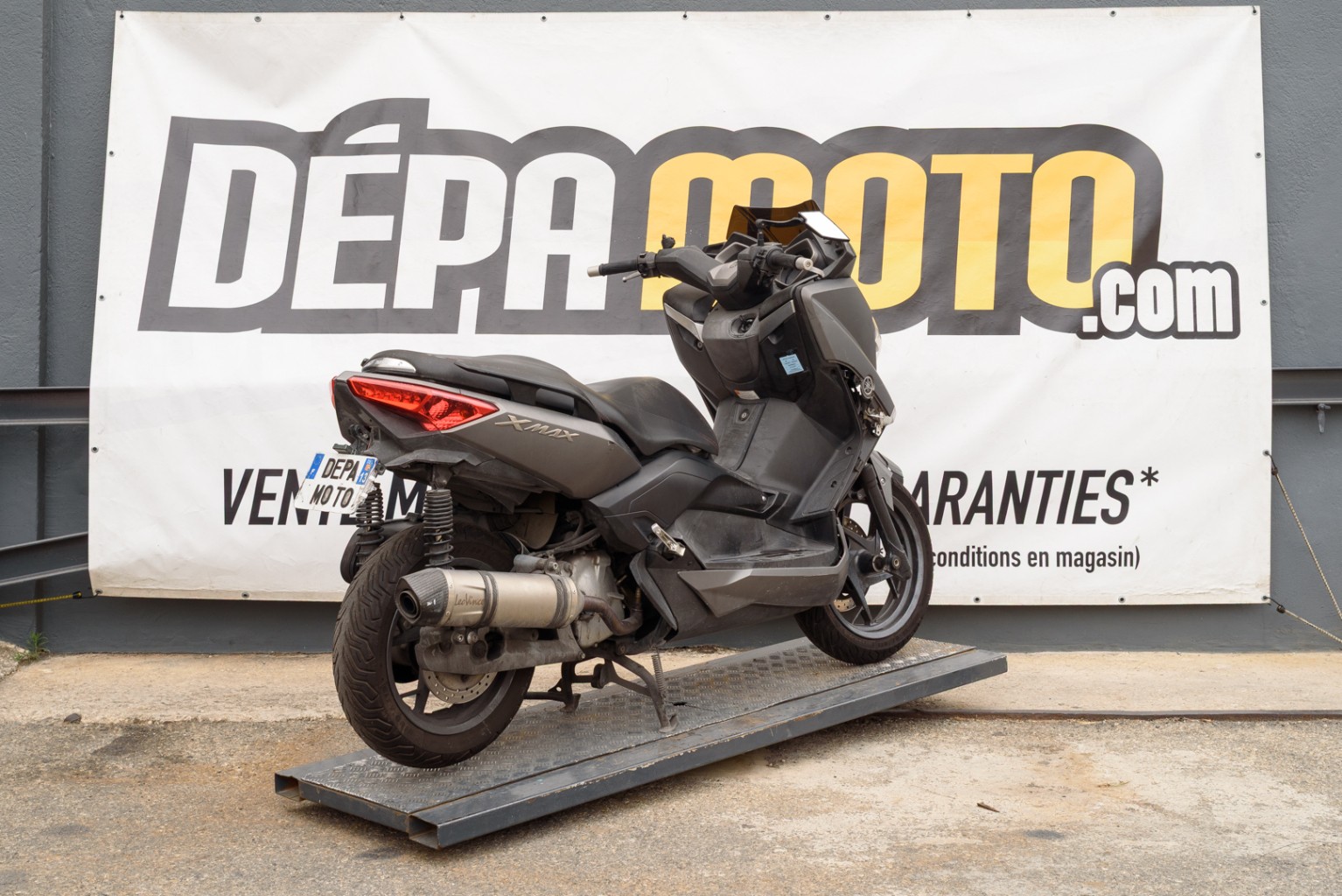 moto accidentée YAMAHA XMAX 125