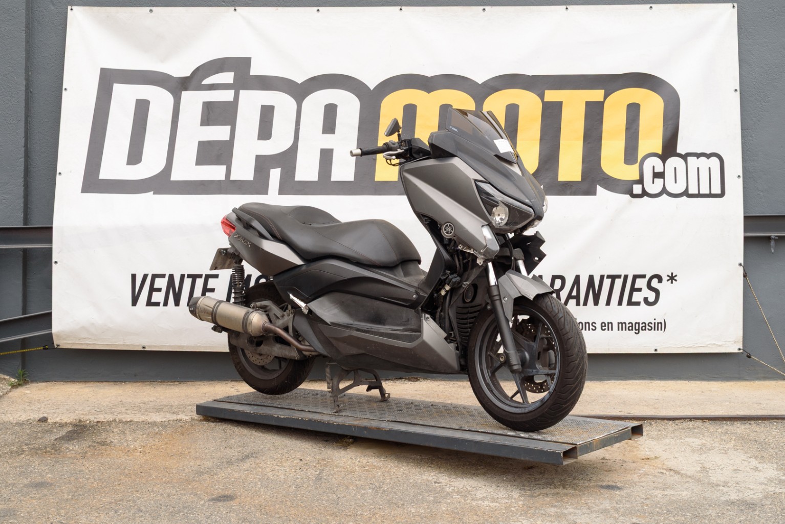 moto accidentée YAMAHA  XMAX 125