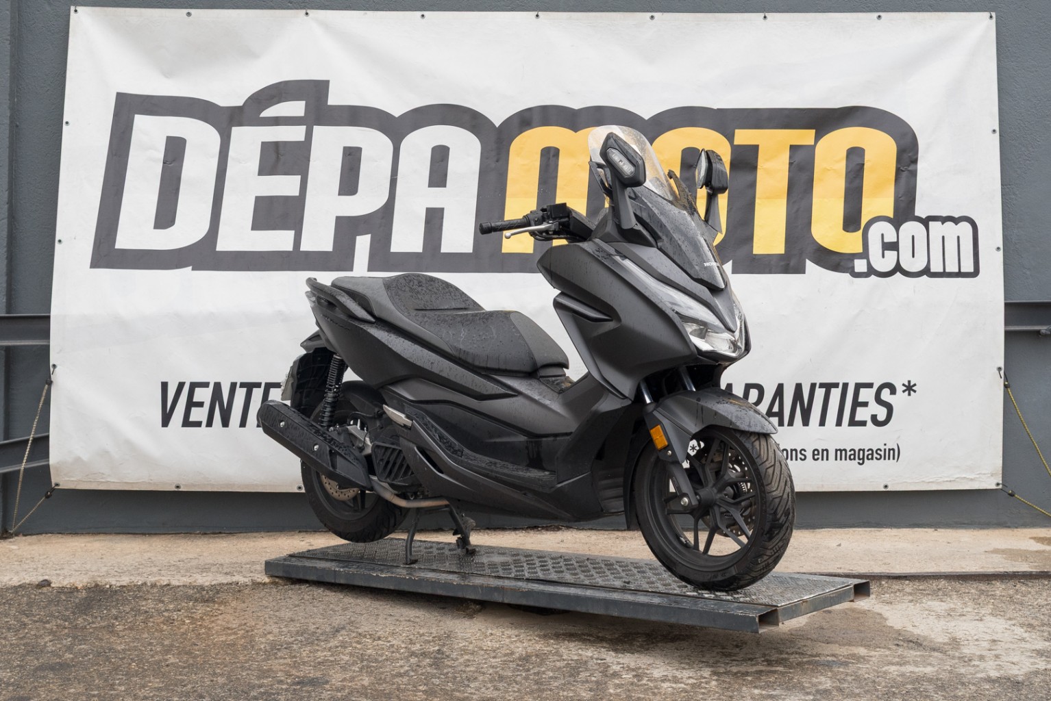 moto accidentée HONDA  FORZA 125