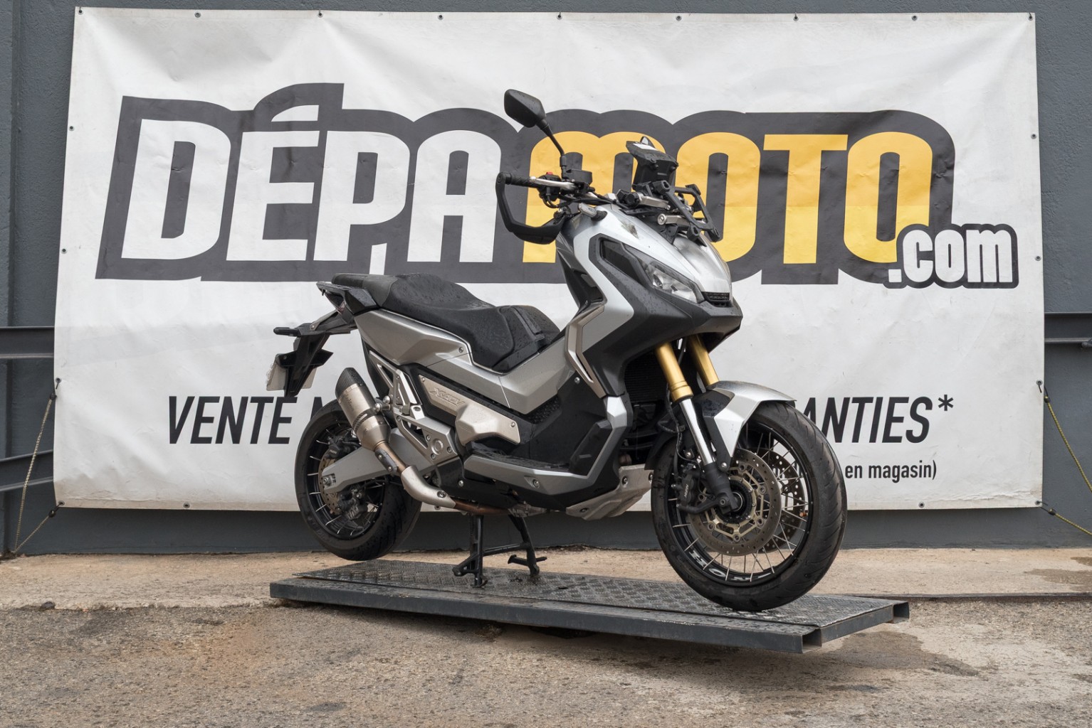 moto accidentée HONDA  XADV 750