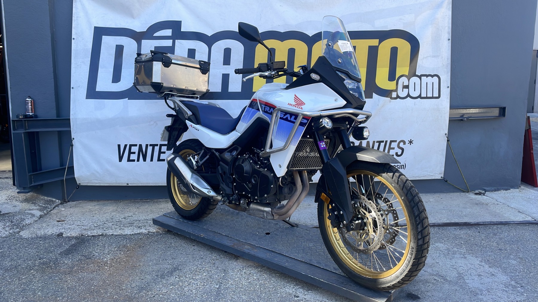 moto accidentée HONDA TRANSALP 750