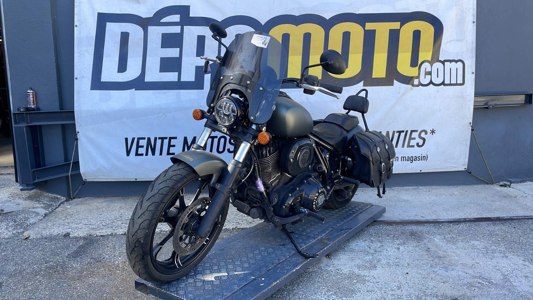 moto accidentée INDIAN MOTORCYCLECHIEFDARK