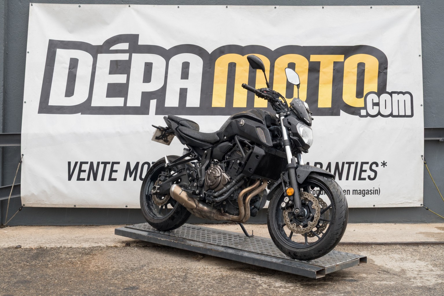 moto accidentée YAMAHA  MT07