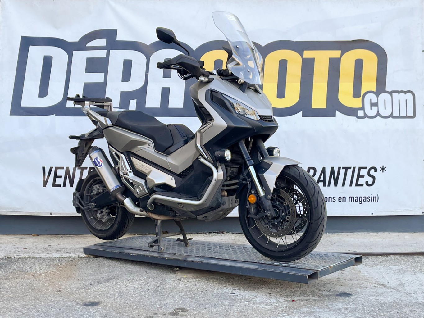 moto accidentée HONDA  XADV 750